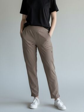 Athleta Cropped Cargo Pants - Light Taupe